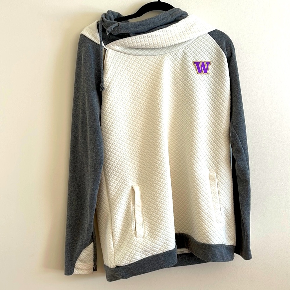 University of Wash, size L, “gameday” hoody